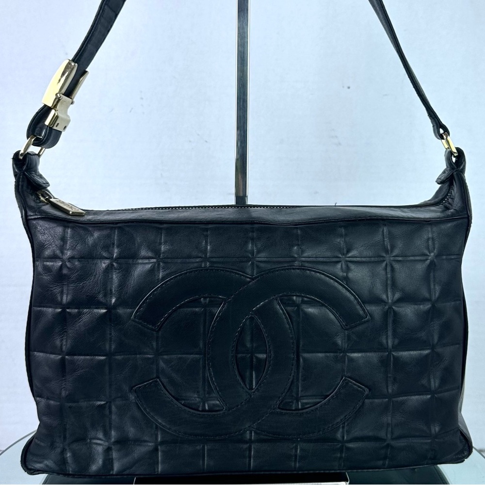 CHANEL CHOCOLATE BAR LEATHER TOTE GHW